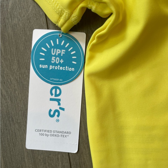 Carter’s 2-piece swimsuit - Picture 5 of 6